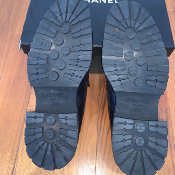 Chanel Interlocking & Quilted PatternCC Logo Loafers Women's Size: 8.5 | IT 38.5 - Picture 11 of 14
